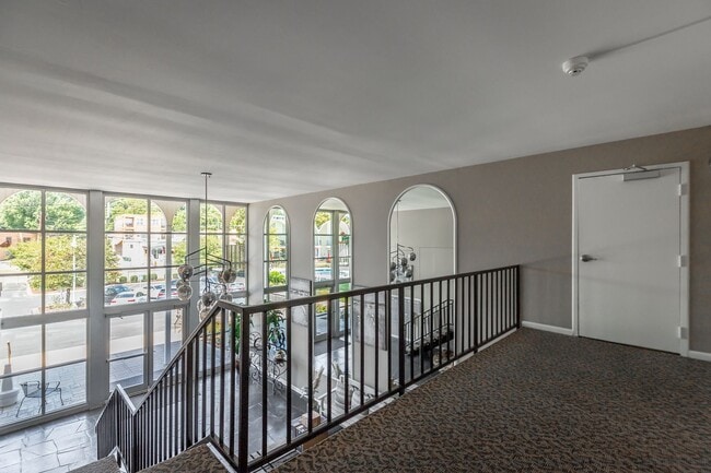 Building Photo - 2 Bedroom 2 Bath in Northshore