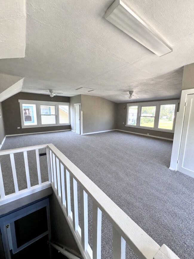 Building Photo - 1000 Kammer Ave