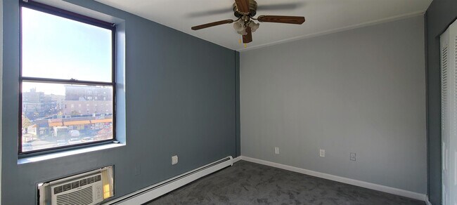 Building Photo - 4905 PARK Ave