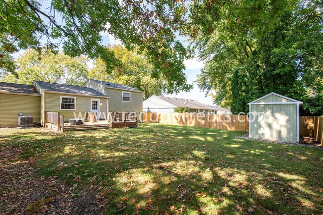 Building Photo - Charming Home