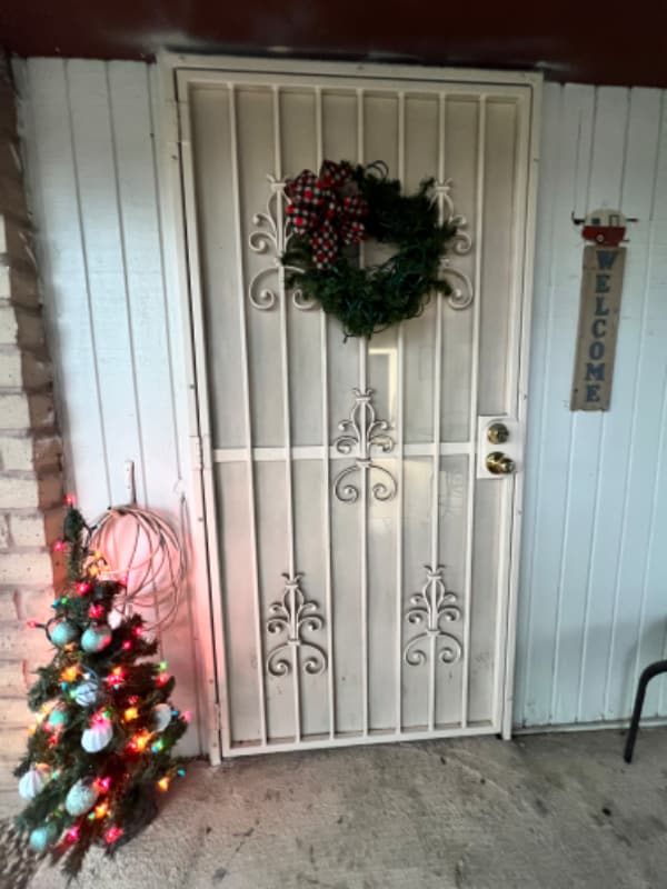 Building Photo - 7418 Meadow Cliff St