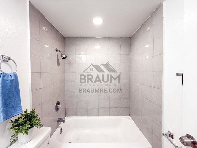 Building Photo - 11839 Burbank Blvd