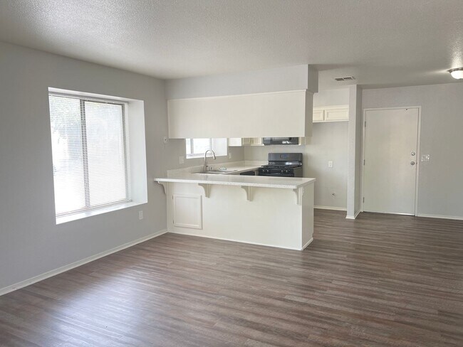Building Photo - 8600 Lyn River Ct