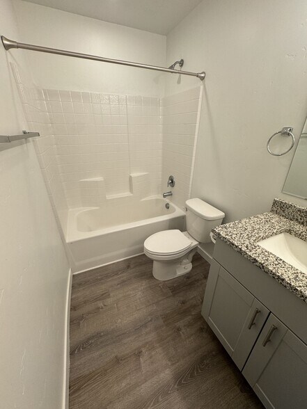 Building Photo - 509 N Trixie Ave