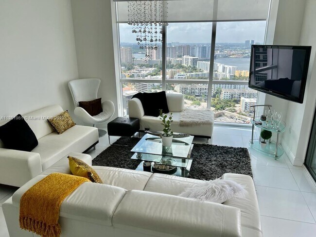 Building Photo - 18201 Collins Ave