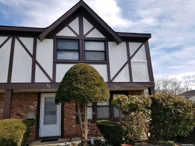 Primary Photo - 2C Williamsburg Ct