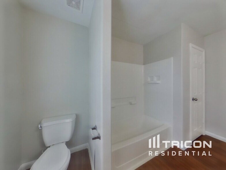 Building Photo - 21414 Jamals Way