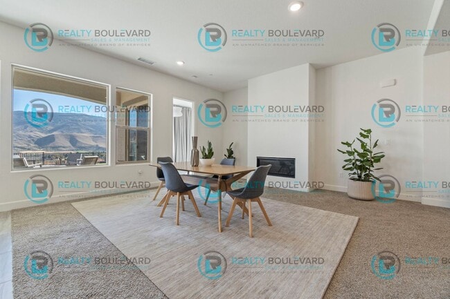 Building Photo - Stylish 3-Bedroom Sanctuary with Sophistic...