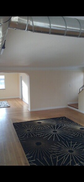 living/dining room - 3333 N Harrison St