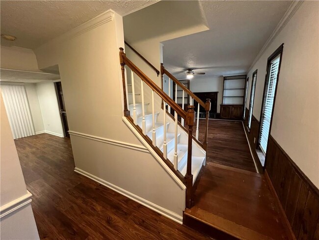 Building Photo - 571 Aberdeen Dr
