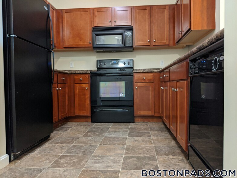 Building Photo - 311 Lowell St