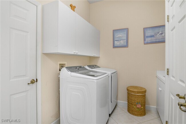 Building Photo - 2256 Island Cove Cir