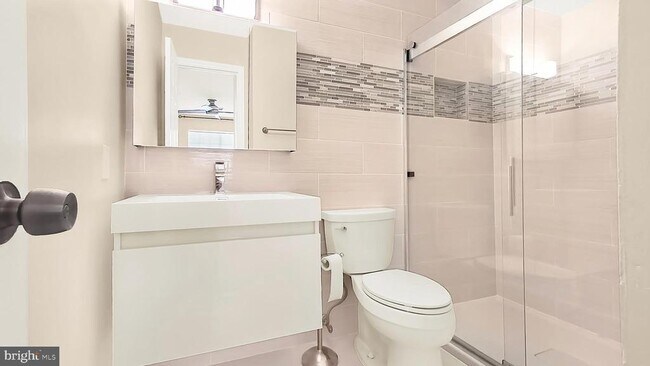 Building Photo - 5715 Chapman Mill Dr