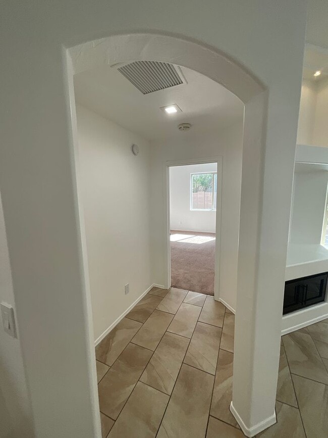 Building Photo - 7360 E Cll Hospedero