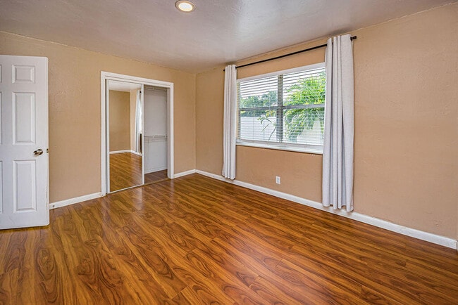 Building Photo - 260 NE 13th St