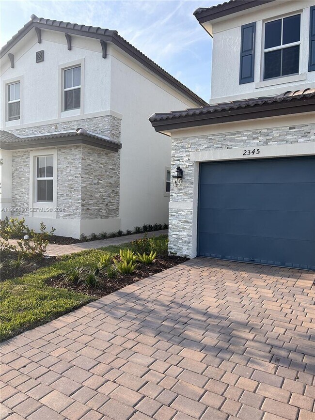 Building Photo - 2345 NW 131st Cir