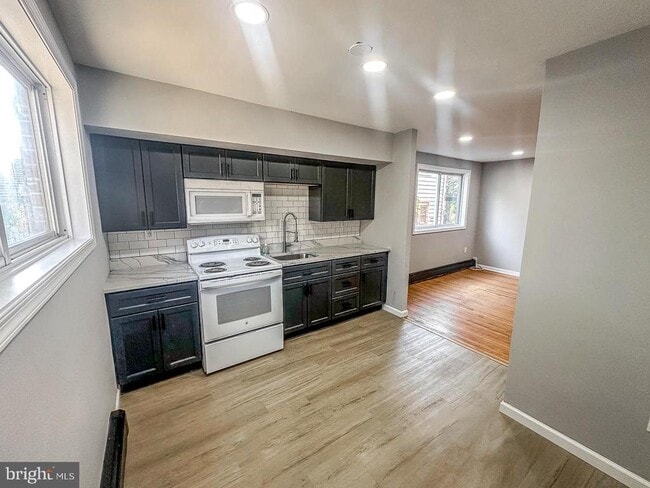 Building Photo - 517 Morgan Ave