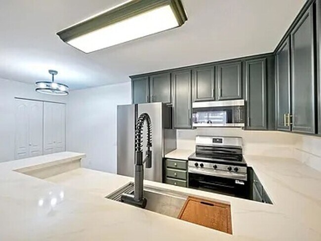 Building Photo - Allure Condo in Serra Mesa 2 Bedroom