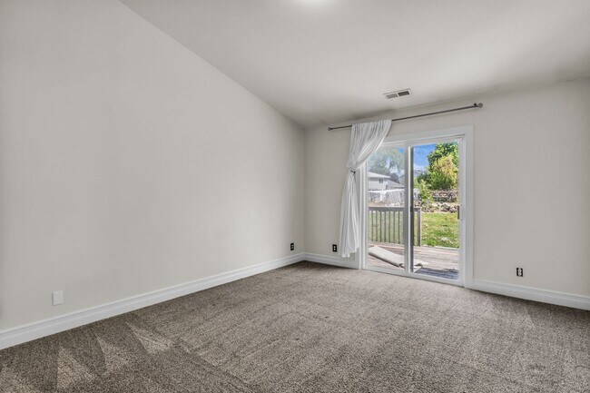 Building Photo - Charming Kaysville Home in Quiet Cul-de-Sac Near Trails