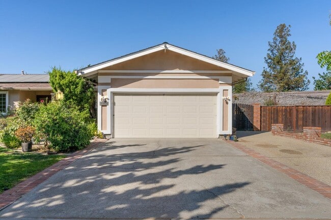 Building Photo - 19731 Yuba Ct