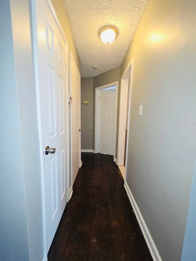 Building Photo - 20243 Westphalia St