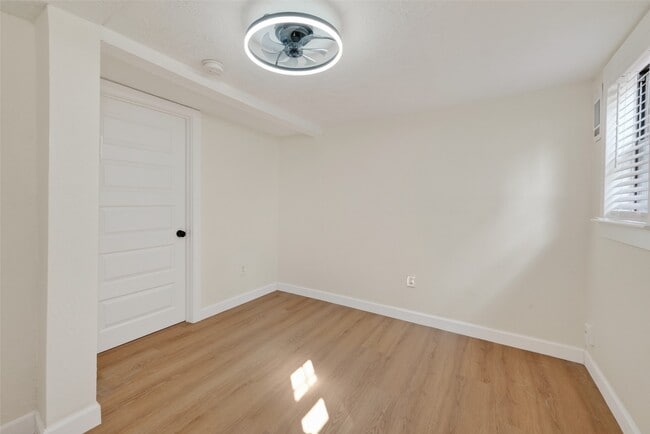 Building Photo - 2118 Webster St