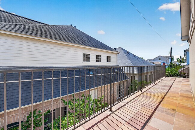 Building Photo - 6308 Schuler St
