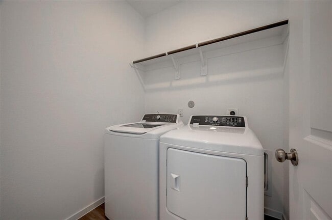 Building Photo - 5119 Whispering River Dr