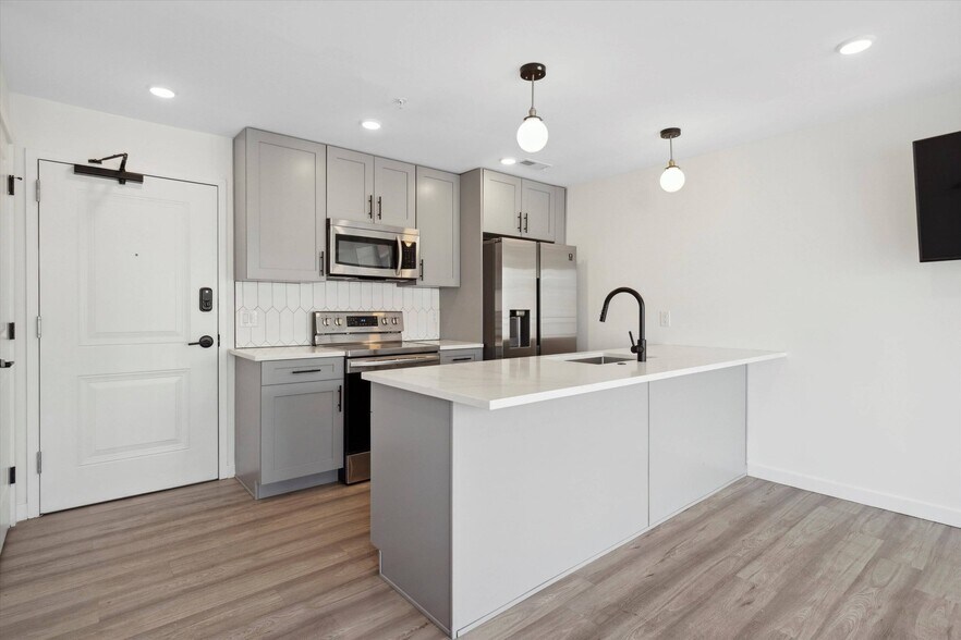 Building Photo - 1338 N 15th St