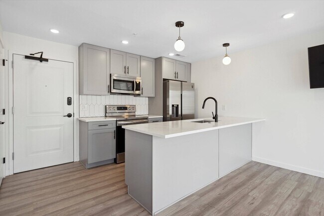 Building Photo - 1338 N 15th St