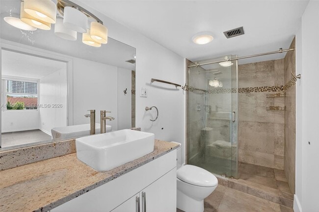 Building Photo - 16565 NE 26th Ave