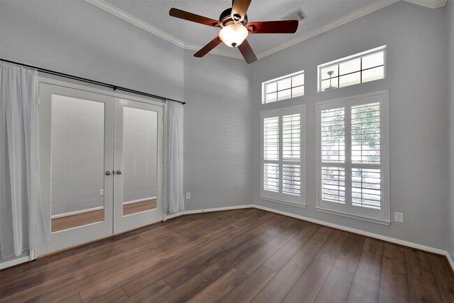 Building Photo - 7 S Hawthorne Hollow Cir