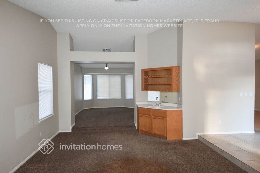 Building Photo - 3640 N Glen Ridge Way