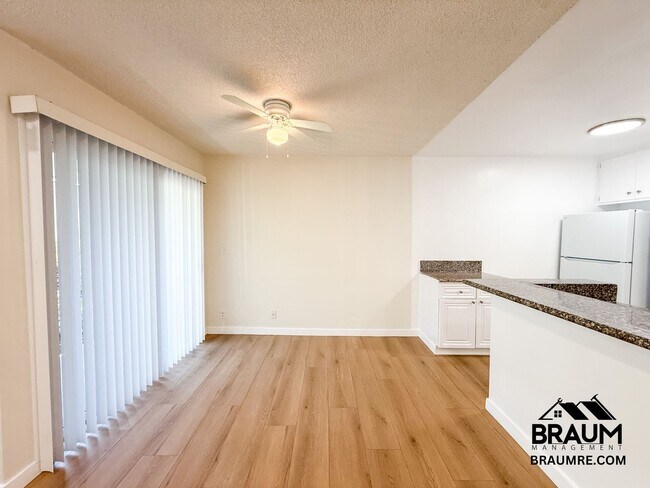 Building Photo - 5252 Hermitage Ave