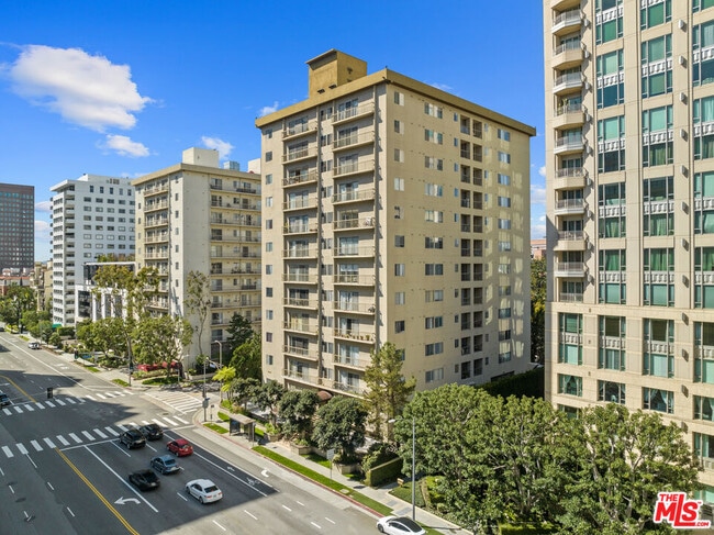 Building Photo - 10747 Wilshire Blvd