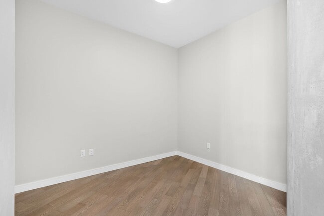 Building Photo - 6th Floor 1BD, 1.5BA Condo at the Lakehouse off Sloan's Lake