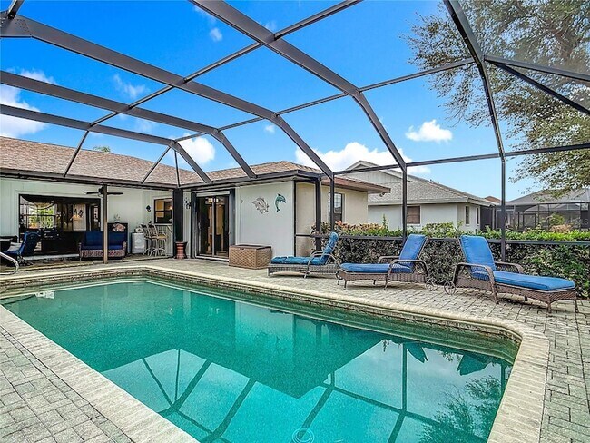 Building Photo - 290 Rotonda Cir