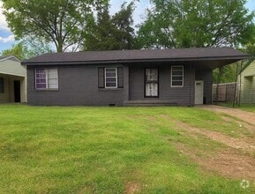 Building Photo - 640 Leacrest Ave