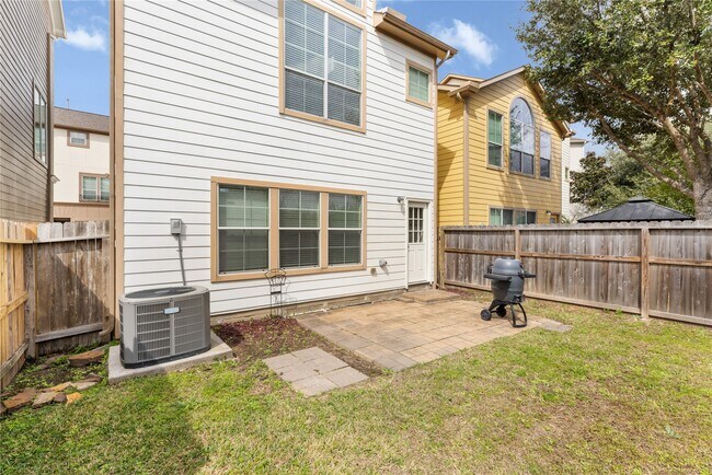 Building Photo - 3334 Clearview Villa Way