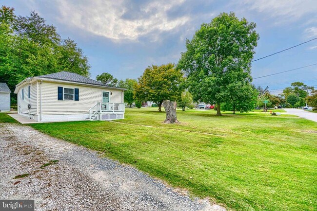 Primary Photo - 7607 Bayside Ave