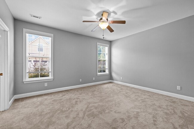Building Photo - 175 Colonial Ct
