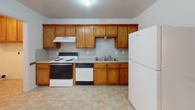 Building Photo - 204 W Truman Ave