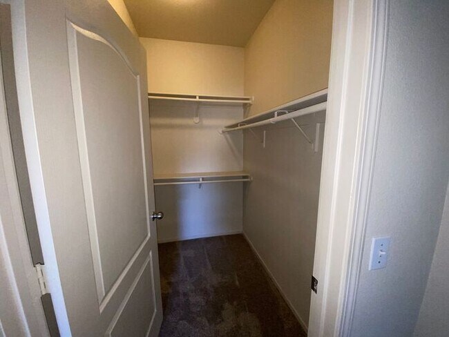 Building Photo - NW Reno Luxury 3 Bedroom Condo - Fitness Center, Pool, Club House