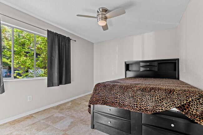 Building Photo - C0507-133 Hawthorne Reserve