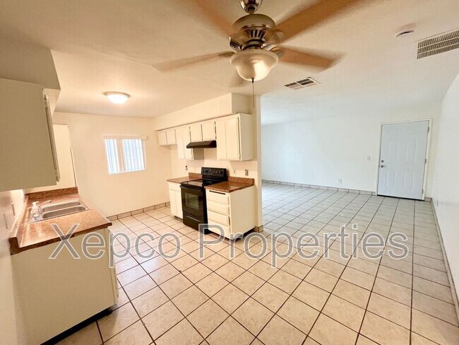 Building Photo - 13460 Quinta Way