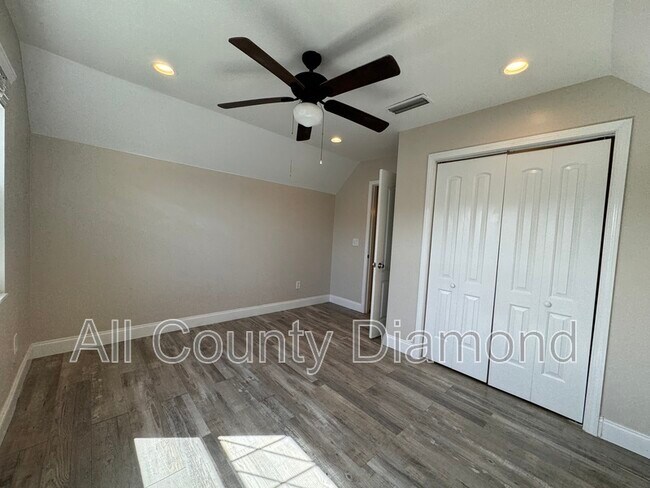 Building Photo - 607 Plantation Ct