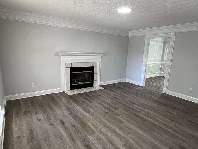 Building Photo - COMING SOON!!!  Updated 4 Bed Home in North Charlotte