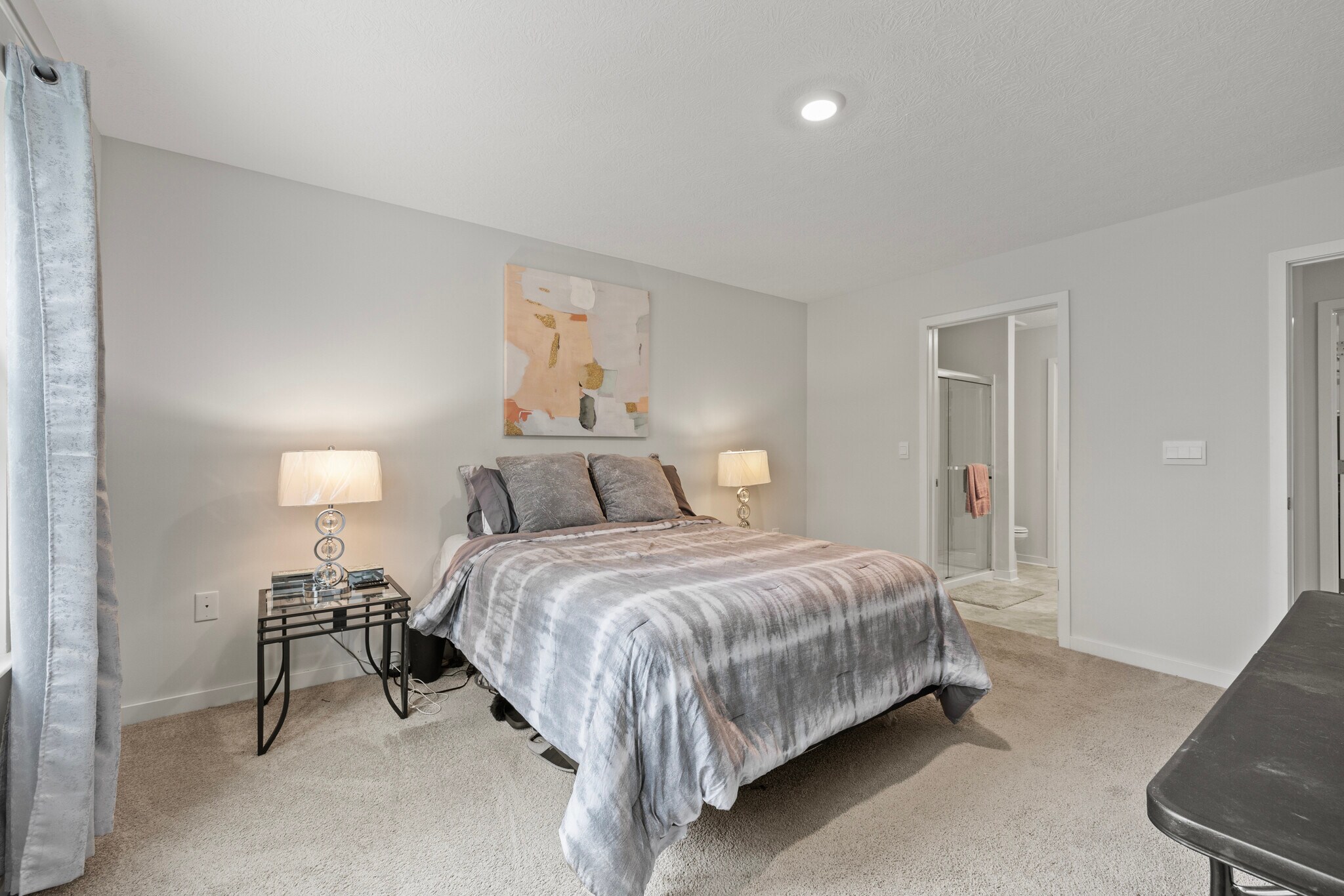 Building Photo - 5969 Hollett Dr S