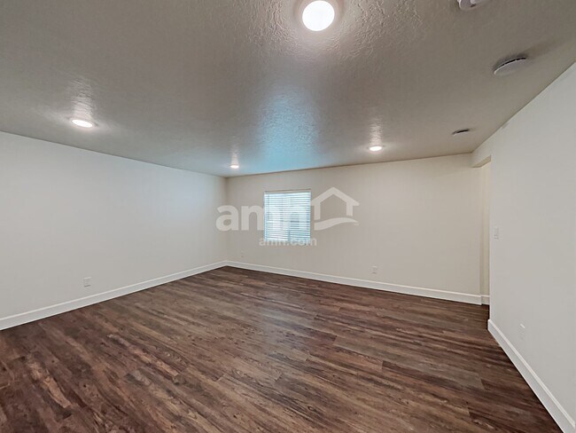 Building Photo - 11128 S Seagrass Dr