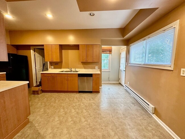 Building Photo - 2709 Josephine St